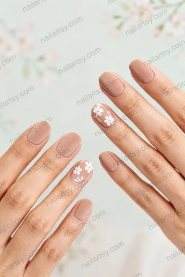 Round Nail Design #947 Image